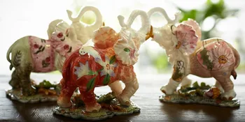 Ziedi, keramikas ziloņu mājas dekoru amatniecības telpu dekorēšana keramikas kawaii rotājumu porcelāna dārza dzīvnieku figūriņas apdare