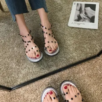 Sandales sieviešu 2019 jauno vasaras Britu pasaku vēja studentu modes neto sarkanā zvaigzne kniežu luksusa dzīvoklis toe Romiešu sieviešu kurpes