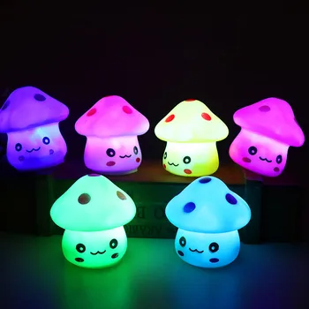 Jaunu Cute 6cm Krāsa Mainot LED Sēņu Lampas Puses Lukturi Mini Mīkstas Baby Bērnu Miega Nightlight Jaunums Gaismas Rotaļu Dāvanu