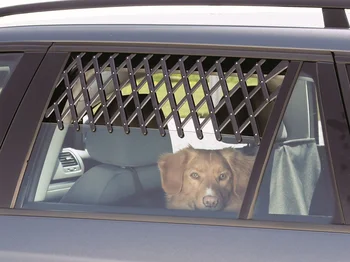 Grils ventilācijas Triksija uz auto logu suņiem