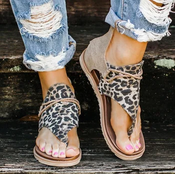 2020. gada vasaras jaunas liela izmēra leopards drukāt sandales sieviešu neslīdoša plakandibena klipu toe zivju muti sandales X201