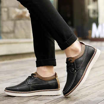 Vīriešu mokasīni īstas ādas mokasīni mežģīnes up āra pastaigas braukšanas vīriešu ikdienas apavi modes Iekšējā palielināt dzīvokļu apavi