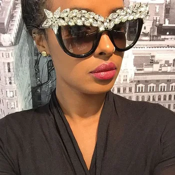 Diamond Star Stila Saulesbrilles Sieviešu Modes Lielgabarīta Cat Eye Rhinestone Saules brilles Sieviešu Skaidrs, Objektīvs Luksusa Dizaineru Brilles
