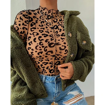 Ir 2021. Sieviešu Apģērbu Sexy Leopards Drukāt augstu uzrullētu apkakli Casual Slim Zemāko T-Krekls Femme Naktsklubs Modes Vintage Topi Tee SJ7570R