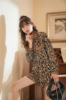 Leopards Drukāt Modes Brīvs Un Plānas Rietumu Dizaina Krekls + Šorti divdaļīga Sieviešu 2021. Gada Pavasarī Jaunu Streetwear garām Piedurknēm