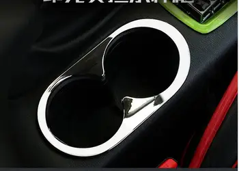 Centrālās vadības kausa turētāja vizuļi vadības bloku, dekorēts ar vizuļi spilgti apli interjera. - 2016. gada Par Mazda 3 AXELA