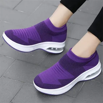 Liela izmēra sieviešu kurpes 32021 jaunu gaisa spilvenu sieviešu sporta apavi aptver kāju modes gadījuma bieza-soled sieviešu apavi Mokasīni