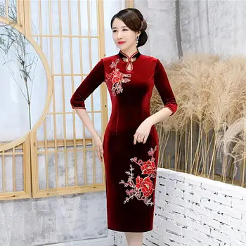 Elegants Embroiedered Samta Īss Cheongsam Pusi Piedurknēm Ķīniešu Kleita Vakarā Qipao Ziemas 5XL Plus Lieluma Sieviešu Apģērbu